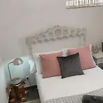 게스트하우스 Casa 40th-music Wood House 4*