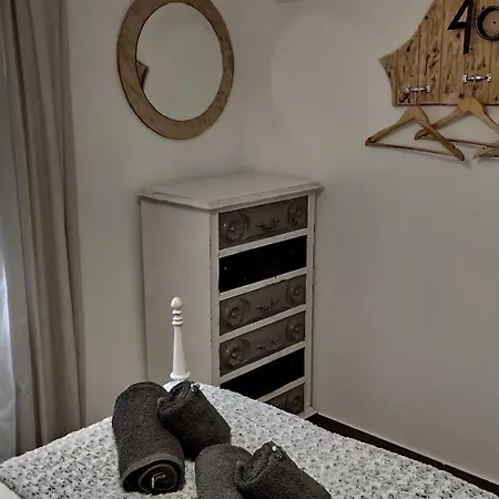 Casa 40th-music Wood House