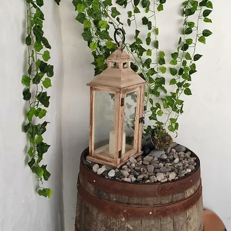 Casa 40th-music Wood House