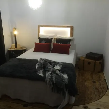 Pensjonat Casa 40th-music Wood House 4*